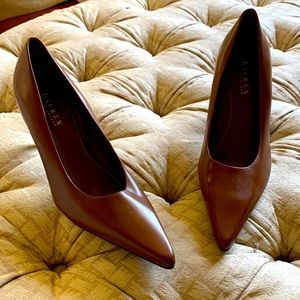 Lauren Toast Colored 3 inch Heels. Sz 81/2 B. Not worn but tried on. Leather